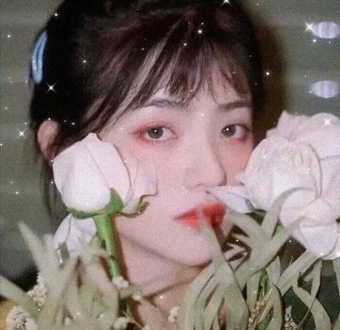 那女孩是谁