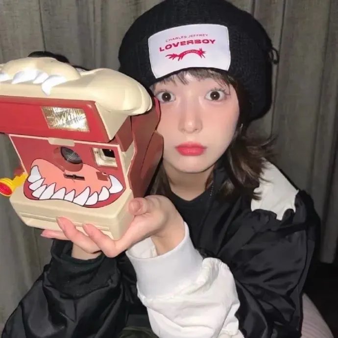 轰天俏娇娃